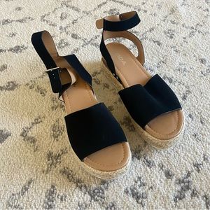 Women soda topic platform sandal